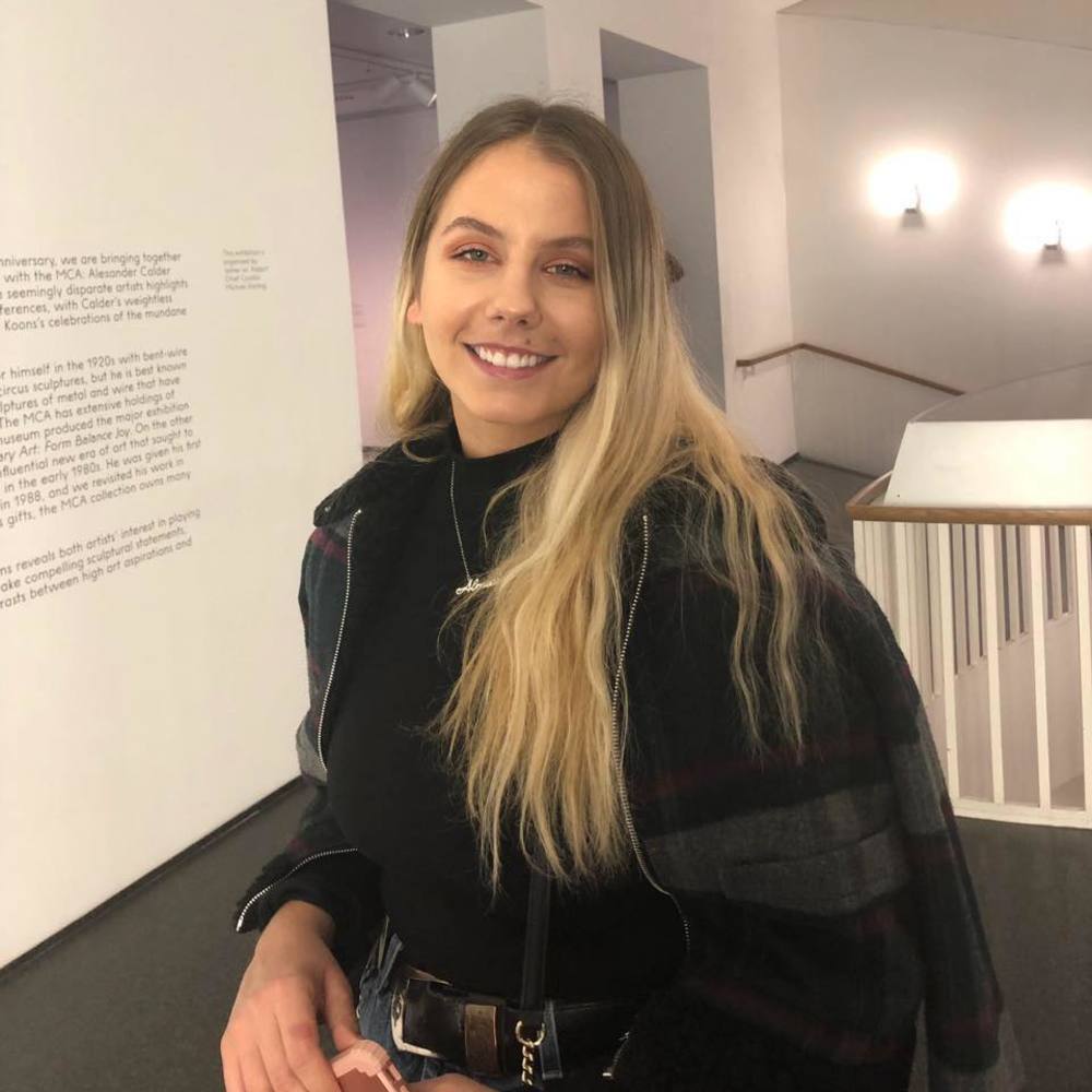 Meet your Posher, Almedina